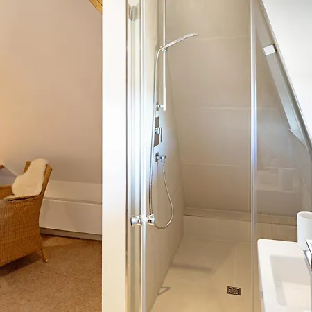 Buhne 8 別荘 リスト